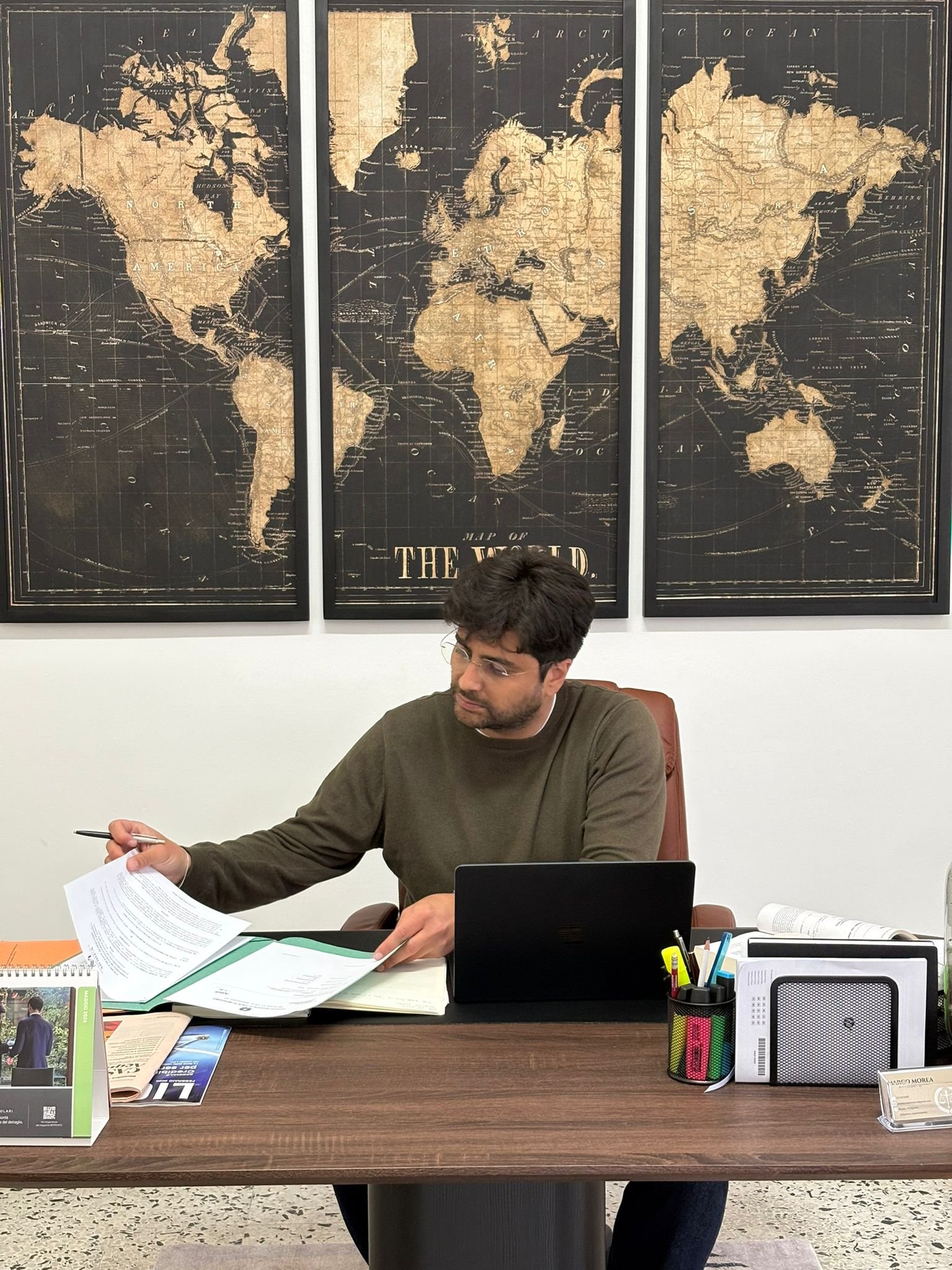 L'avvocato Marco Morea al lavoro nello studio